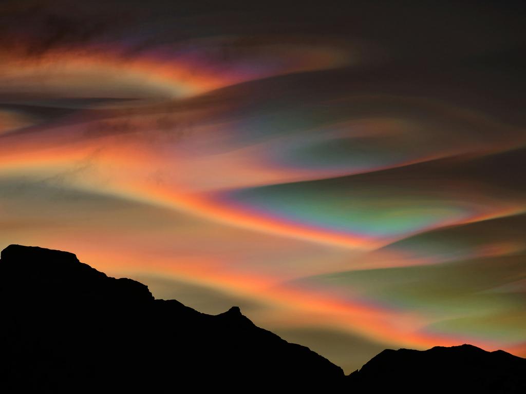 Insight Astronomy Photographer of the Year 2017- Skyscapes: Bartlomiej Jurecki (Poland) with Nacreous Clouds (Highly Commended)