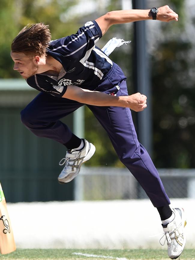 Carlton bowler Xavier Crone. Picture: Steve Tanner