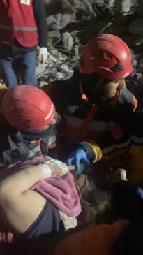 25 year-old man rescued from earthquake rubble after '141 Hours', eyewitness says