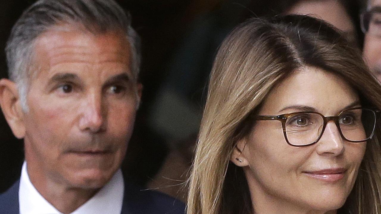 Lori Loughlins Marriage To Mossimo Giannulli In Trouble Au — Australias Leading 0769