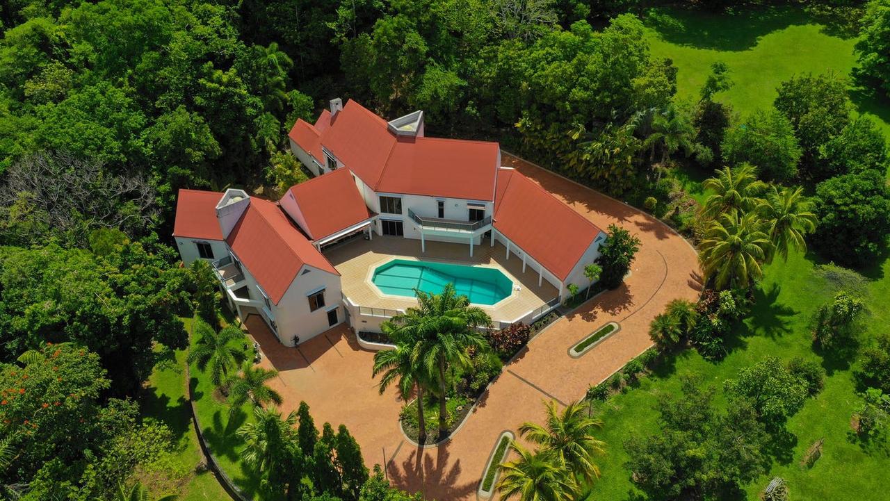 A sprawling mansion in Redlynch changed hands to Joel and Sophie Matar for $2m in May 2021. Picture: Supplied