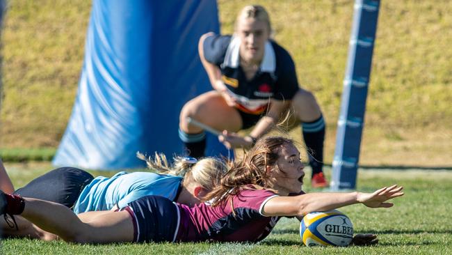 Dani Martens from Queensland scoring. Picture: Julian Andrews