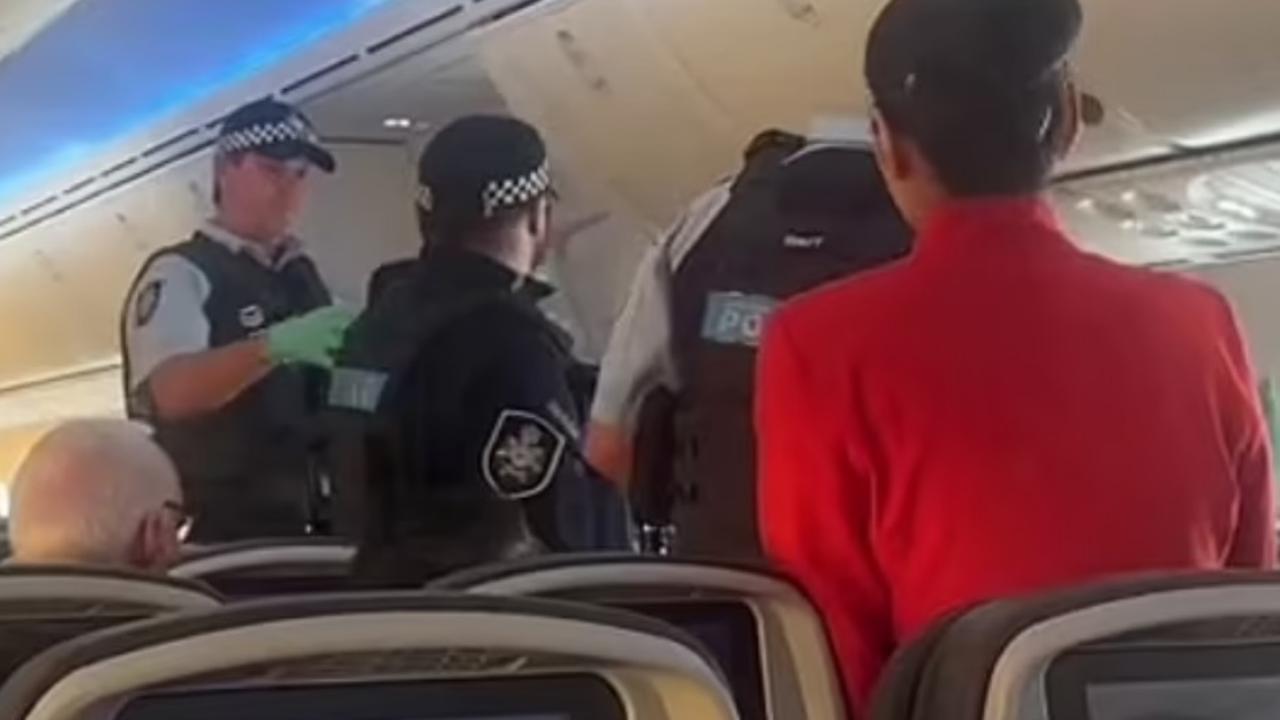 Unruly passenger booted off Jetstar flight