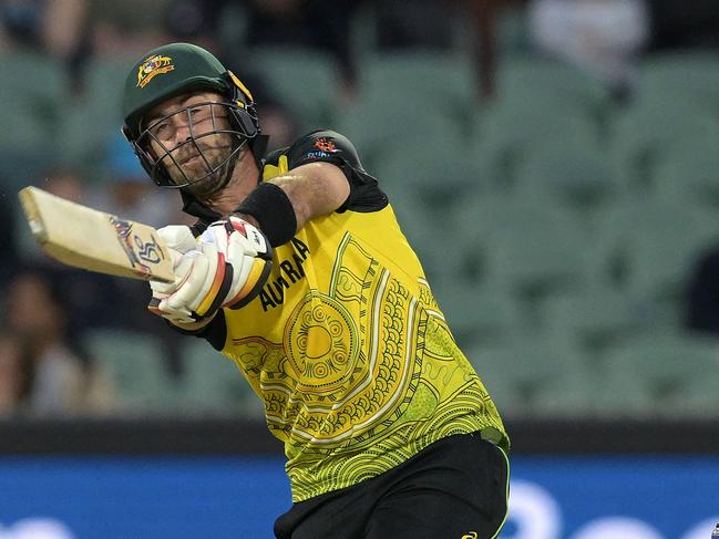 Australia's Glenn Maxwell plays a shot during the ICC men's Twenty20 World Cup 2022 cricket match between Australia and Afghanistan at Adelaide Oval on November 4, 2022 in Adelaide. (Photo by Brenton EDWARDS / AFP) / -- IMAGE RESTRICTED TO EDITORIAL USE - STRICTLY NO COMMERCIAL USE --