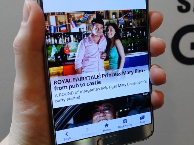 STRICTLY EMBARGOED UNTIL 1AM FRIDAY AUGUST 14 SYDNEY TIME. The Samsung Galaxy Note 5, launched in New York, shows off News.com.au on its 5.7-inch screen.