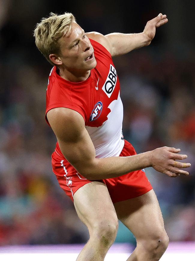 Isaac Heeney missed crucial chances against the Cats. Photo by Phil Hillyard