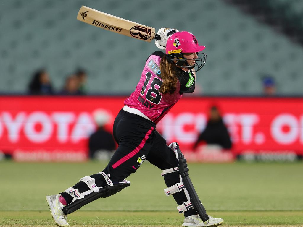 ADELAIDE, AUSTRALIA - OCTOBER 27: Caoimhe Bray of the Sydney Sixers during the WBBL match between Melbourne Renegades and Sydney Sixers at Adelaide Oval on October 27, 2024, in Adelaide, Australia. (Photo by Sarah Reed/Getty Images)