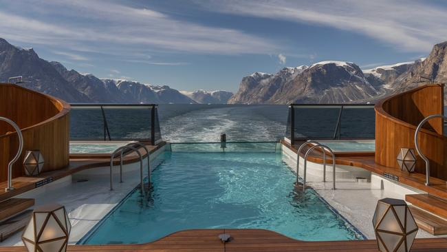 The pool deck on Seabourn Venture.