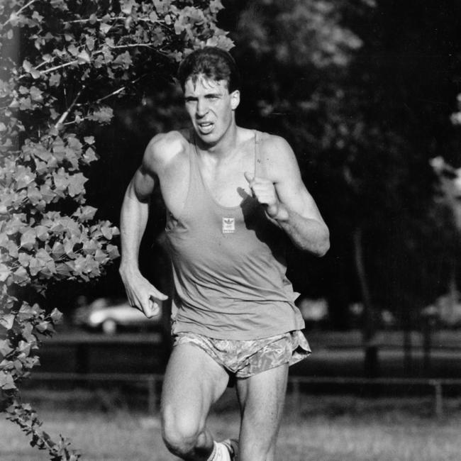 Jim Stynes in the lead during a 10km run around Albert Park Lake in 1991. Picture: Darren Tindale.