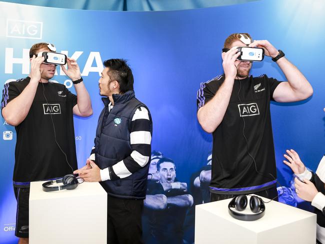 All Blacks players Wyatt Crockett and Kieran Read try the Haka 360 Experience.