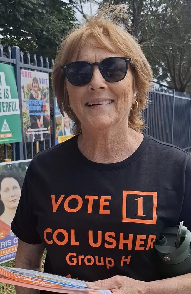 A supporter for ndependent candidate Col (Colin) Usher at the Banora Point High School polling booth on Saturday. Picture: Sam Stolz.