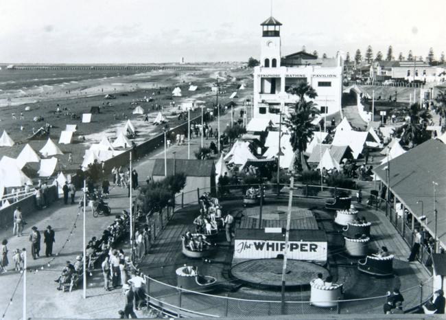 The Semaphore Palais building and amusement park in 1949.