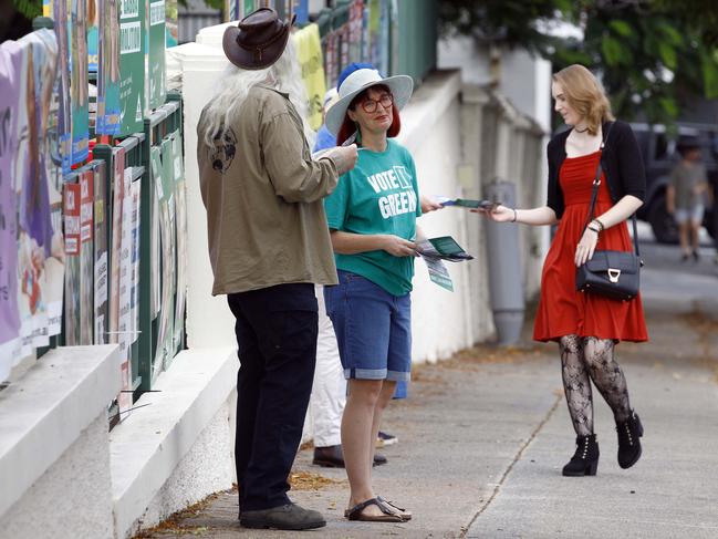 BRISBANE, AUSTRALIA - NewsWire Photos MARCH 16, 2024: Voters and party members line up at the Coorparoo State School during the elections. Picture: NCA NewsWire/Tertius Pickard