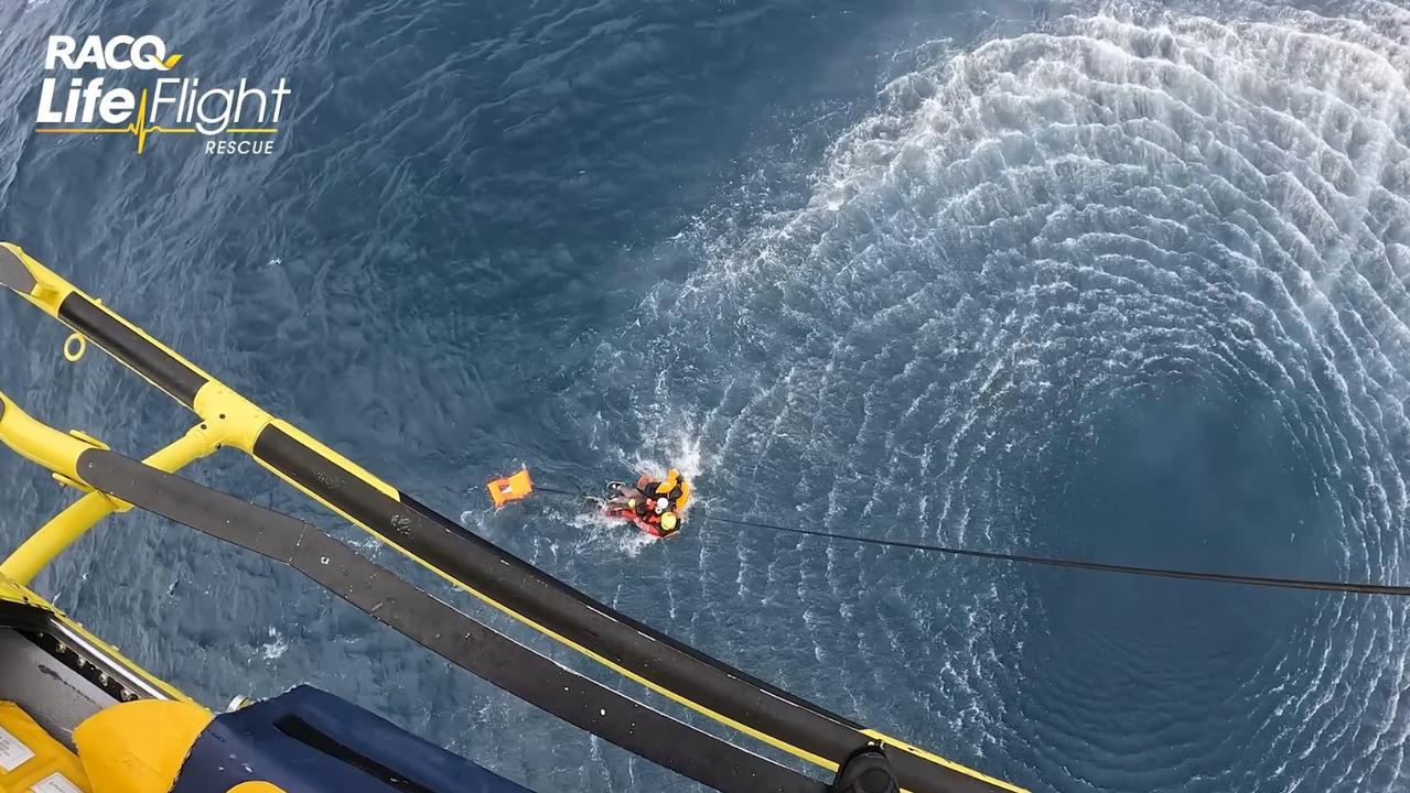 yacht sinks off fraser island