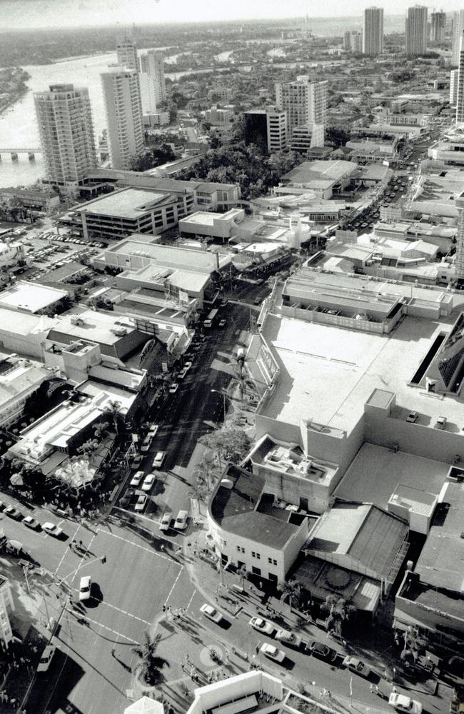 Surfers Paradise 1988: There was a plan to put a tunnel under the Gold Coast Highway.