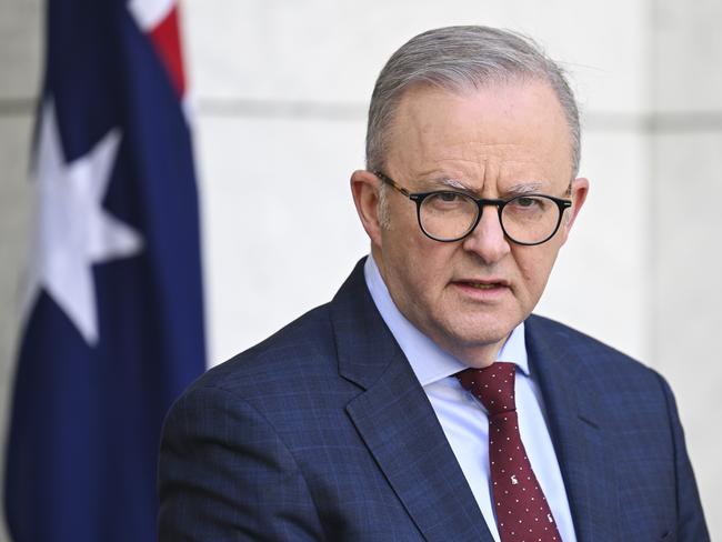 CANBERRA, AUSTRALIA  - NewsWire Photos - November 8, 2024: Prime Minister Anthony Albanese and Australia's Communications Minister, Michelle Rowland hold a press conference at Parliament House in Canberra. Picture: NewsWire / Martin Ollman