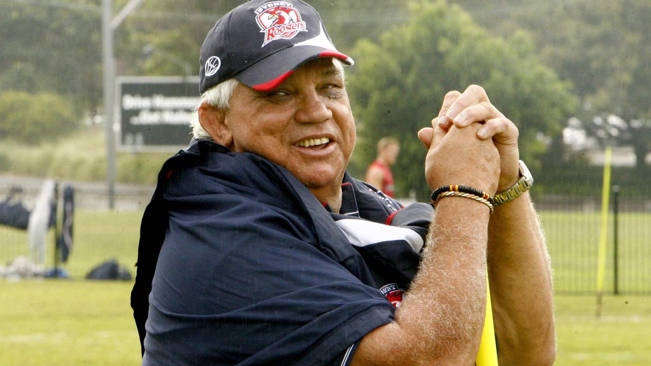 02/06/2009 RUGBY LEAGUE: 02/06/2009 RUGBY LEAGUE: League immortal Arthur Beetson looks on as he offers advice to coach Fittler during Sydney Roosters NRL training session at Kippax Field, Moore Park in Sydney. N8297972 N8297972