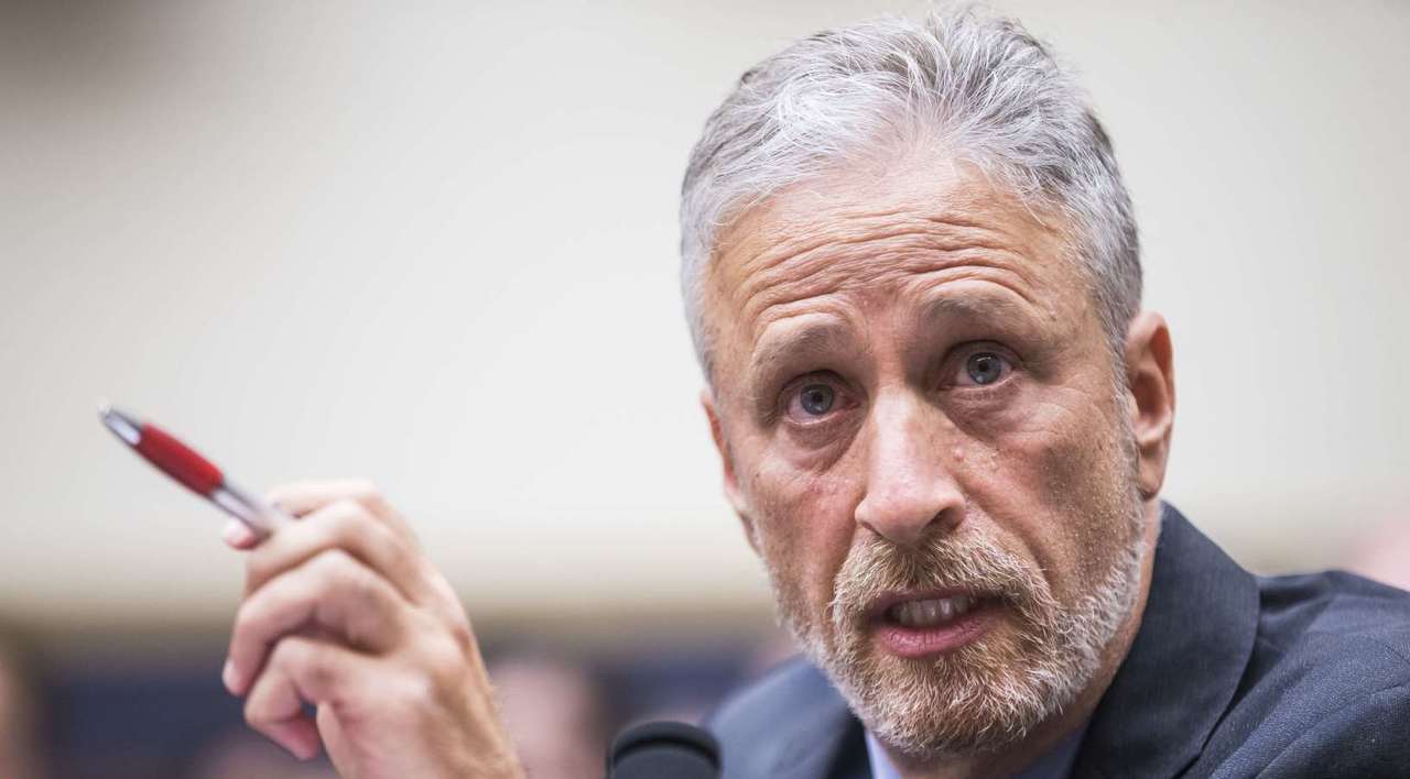 American comedian Jon Stewart endorses COVID-19 Wuhan lab leak theory in 'comedic fashion'