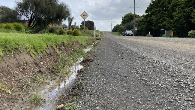 Residents deem the unsealed Shetland Heights Road as dangerous. Picture: Brooke Grebert-Craig