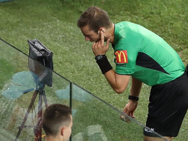 Referee Daniel Elder has come under fire from Adelaide United coach Carl Veart. Picture: Robert Cianflone/Getty Images