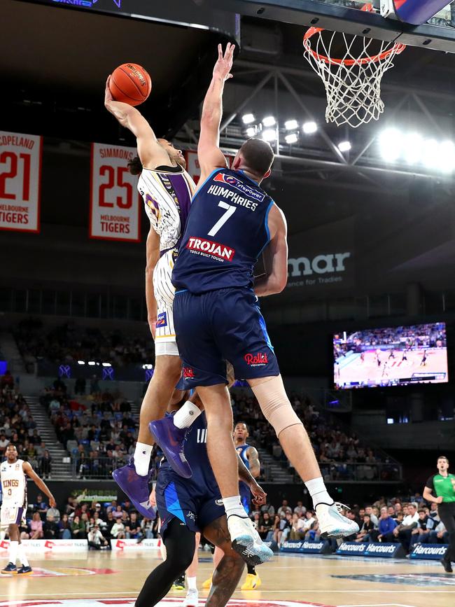 Moments before disaster for Isaac Humphries. Picture: Getty Images