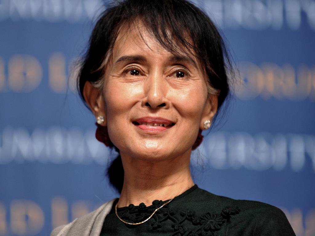 Myanmar, Aung San Suu Kyi: Video captures military coup in motion ...