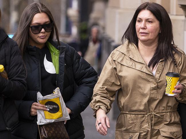 Roberta Williams with daughter Dhakota. Photo: AAP/Daniel Pockett 