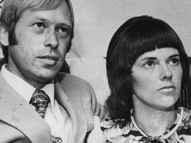 **This picture has a scanned reverse - see associated content at the bottom of the details window** Lindy Chamberlain and Michael Chamberlain 1980-1981, not children.