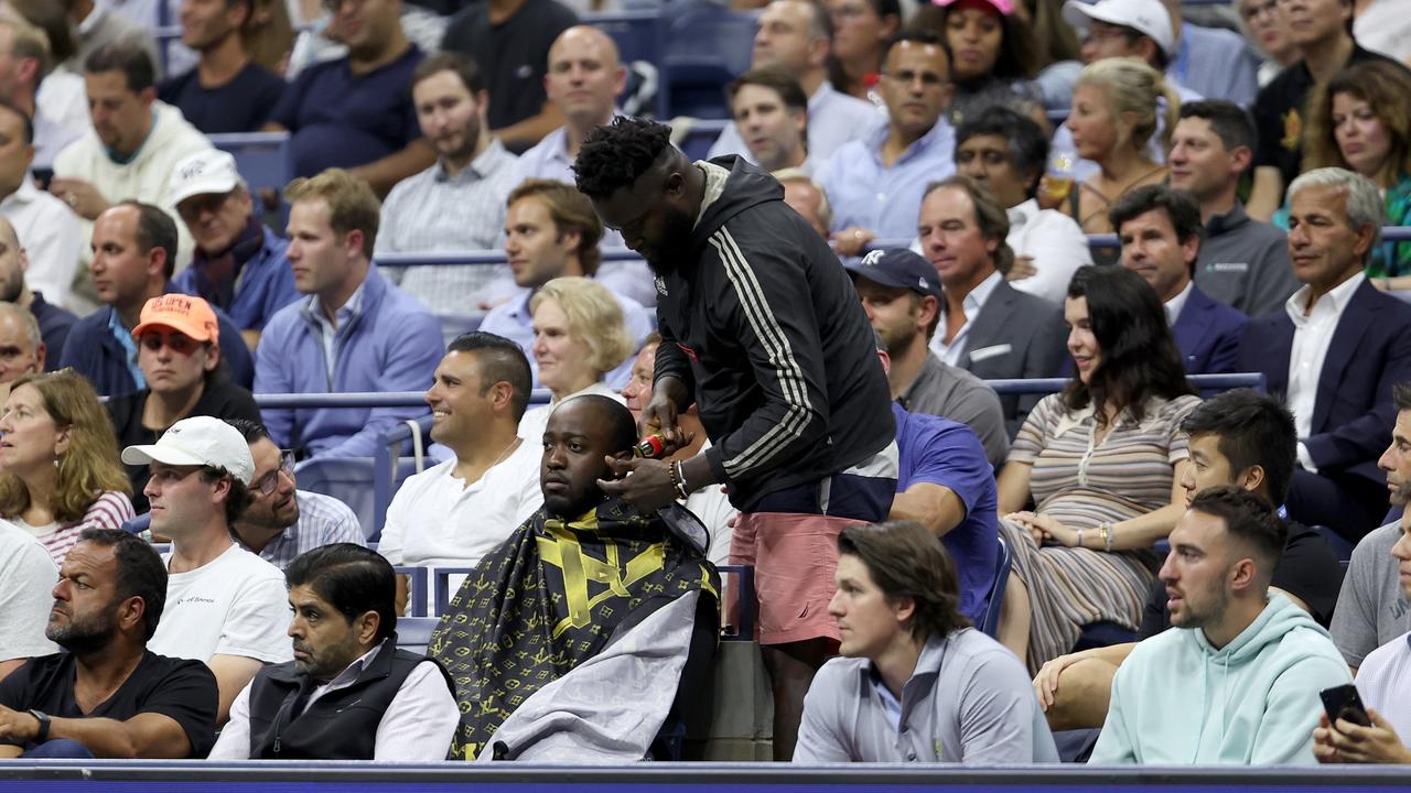 Skor Nick Kyrgios vs Karen Khachanov, JiDion mendapat potongan rambut dalam aksi penggemar, reaksi, video