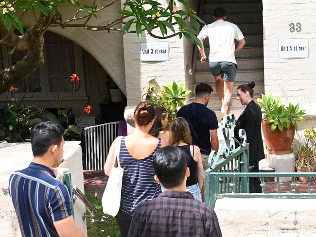 SYDNEY, AUSTRALIA - NewsWire Photos December 10, 2022: Hopeful Sydney-siders checking out the Sydney rental market in the Eastern Suburbs. Picture: NCA NewsWire / Jeremy Piper