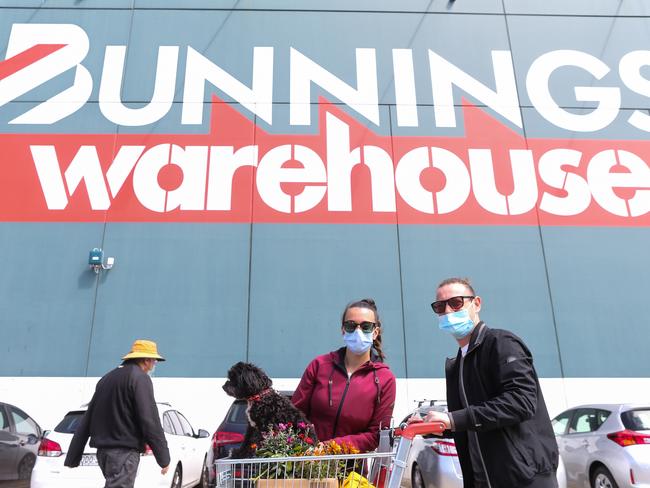 SYDNEY, AUSTRALIA - NewsWire Photos, SEPTEMBER, 27 2021: Serena Rampino and her husband Luca Marcante with puppy Milo are seen at Bunnings in Alexandria as Covid-19 restrictions ease in Sydney. Picture: NCA NewsWire / Gaye Gerard