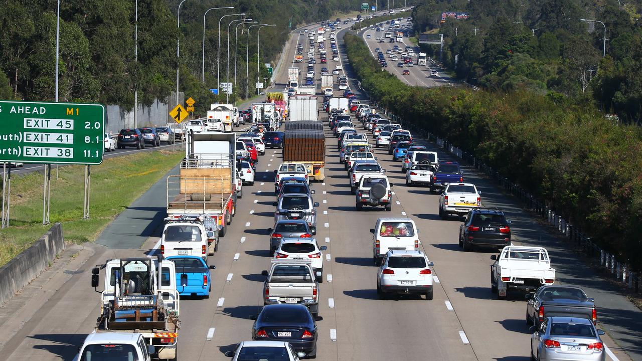 Gold Coast Traffic: M1 Traffic Chaos After Mini Van Collides With Two ...