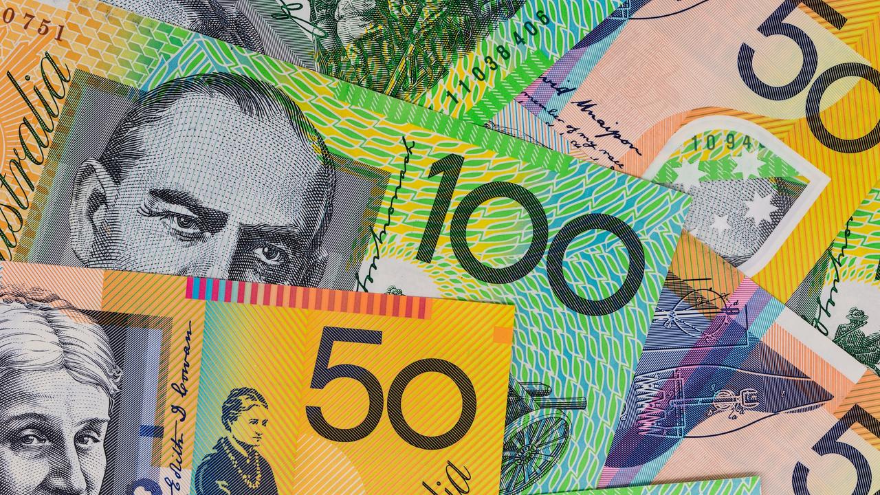 Tax experts advise Aussies to keep organised records when it comes to money.