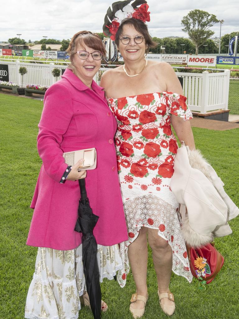 Tracy Curless and Dale Grobler. Melbourne Cup Day at the Toowoomba Turf Club. Tuesday, November 1, 2022. Picture: Nev Madsen.