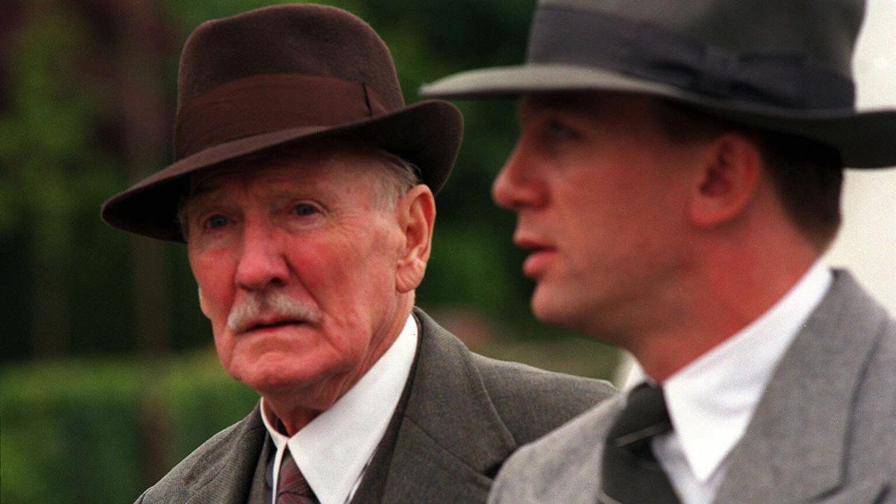 Leslie Phillips alongside Daniel Craig