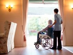 Labor to push for higher wages in aged care sector 