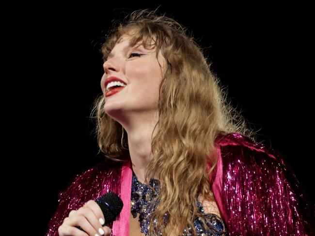 SINGAPORE, SINGAPORE - MARCH 02: EDITORIAL USE ONLY. NO BOOK COVERS Taylor Swift performs during "Taylor Swift | The Eras Tour" at the National Stadium on March 02, 2024 in Singapore. (Photo by Ashok Kumar/TAS24/Getty Images for TAS Rights Management)