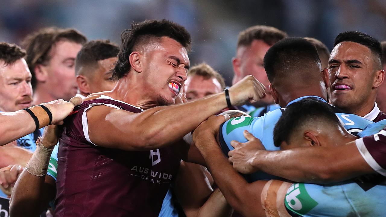 Tino Fa'asuamaleaui and Payne Haas go toe-to-toe in Origin II. Photo by Mark Kolbe/Getty Images).