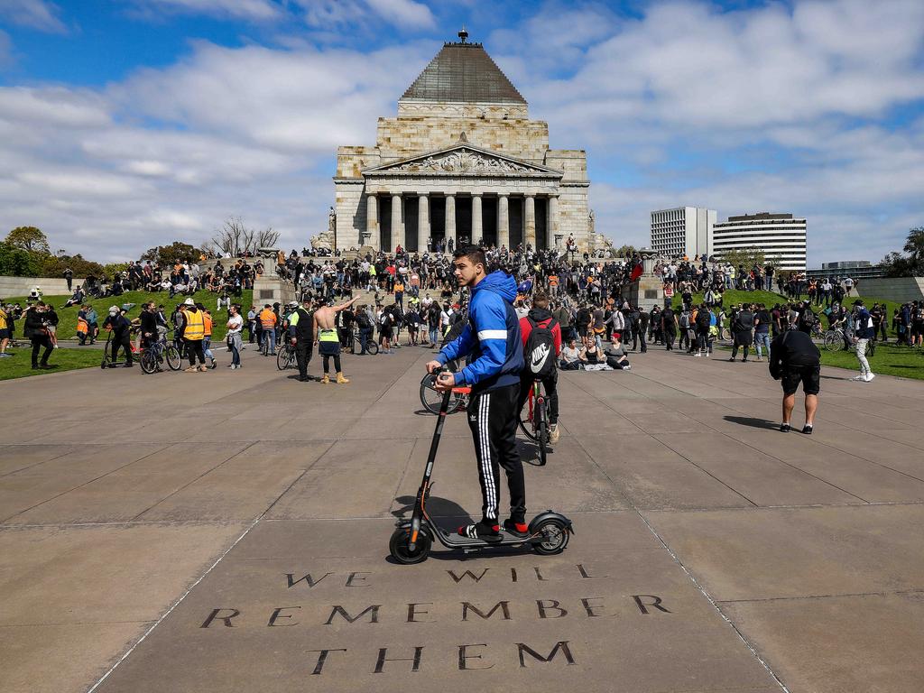 The gathering followed violent scenes. Picture: NCA NewsWire / Ian CurriesWire / Ian Currie