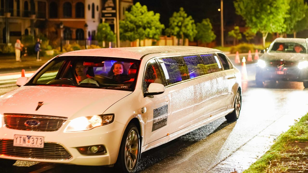 The first cars cross the border into Albury just after midnight from Victoria. Picture: NCA NewsWire / Simon Dallinger