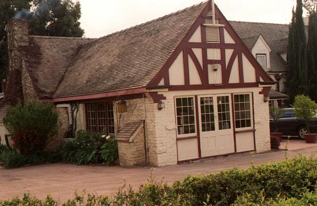 The iconic Camden Valley Inn in 1998.