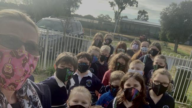 Supplied Editorial Fwd: Apsley Primary principal Tanya Turner with her students. Picture: Supplied