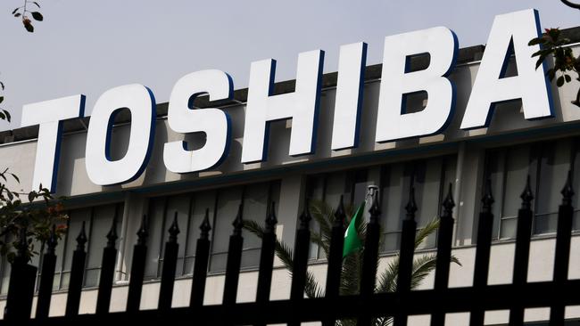 The Toshiba Corporation logo is seen at the company's R&D Centre in Kawasaki, Kanagawa prefecture on March 29, 2017. Toshiba has approved a plan to place its US nuclear unit in bankruptcy protection, a report said on March 29, 2017, as the troubled division wrestles with multi-billion-losses and accounting fraud claims. / AFP PHOTO / Toshifumi KITAMURA