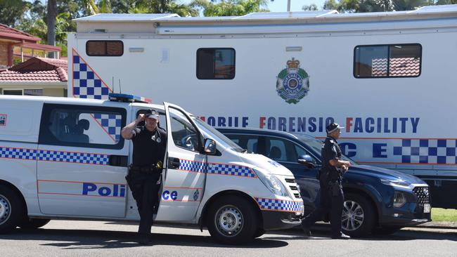 Police at the scene of Kelly Wilkinson’s death in Arundel. Picture: NCA NewsWire / Steve Holland