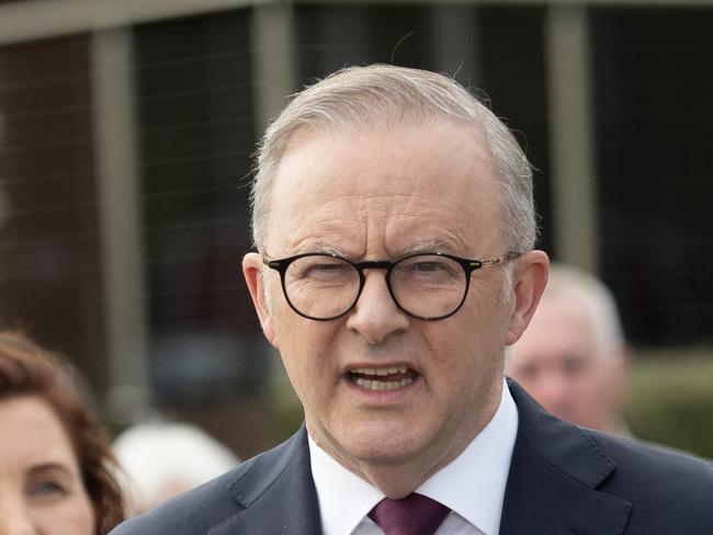 MELBOURNE AUSTRALIA - Newswire Photos JANUARY 11TH 2023 : The Prime Minister, Anthony Albanese, at the Frankston Bowls Club in Frankston, to deliver a press conference with Labor candidate for Dunkley, Jodie Belyea. Picture: NCA NewsWire / Nicki Connolly