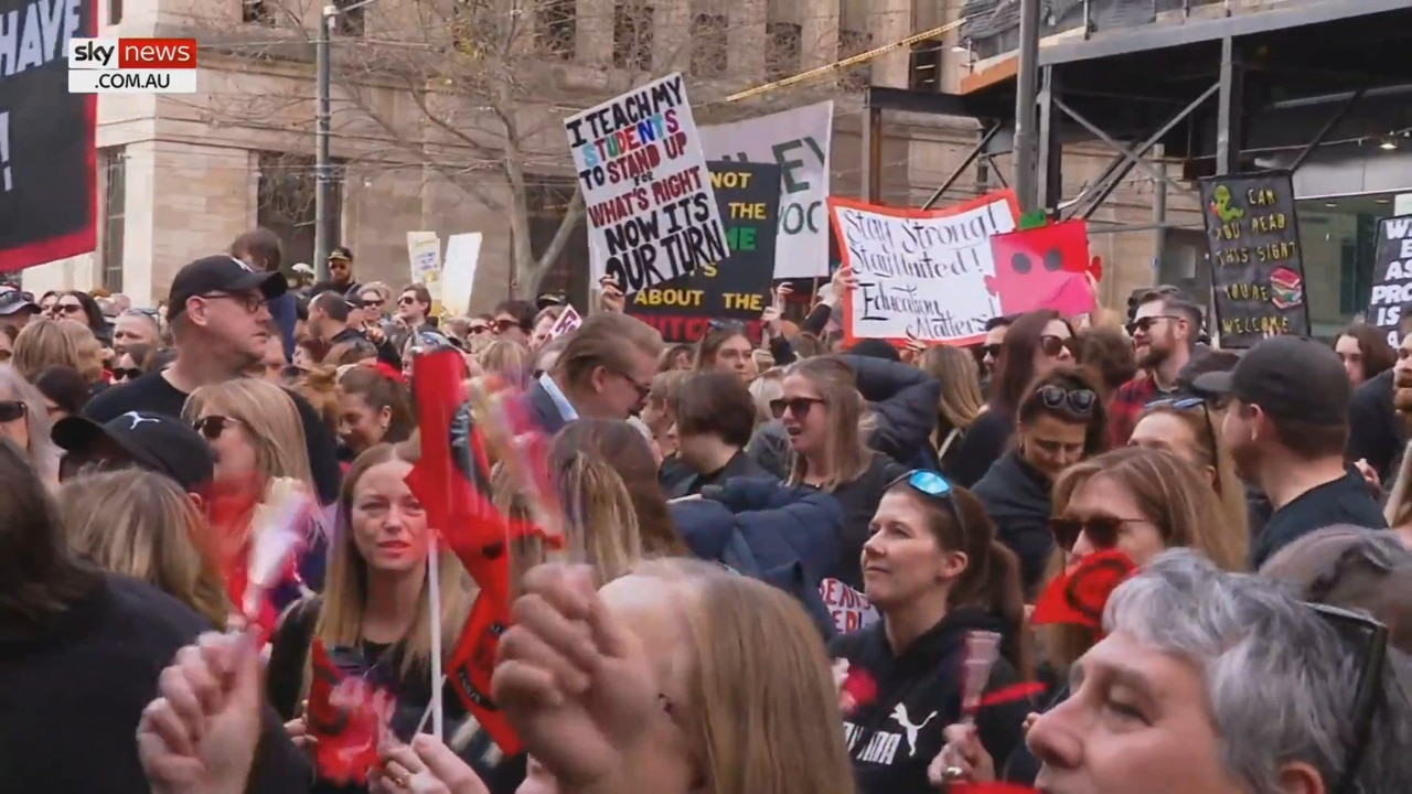 South Australian teachers threaten to strike