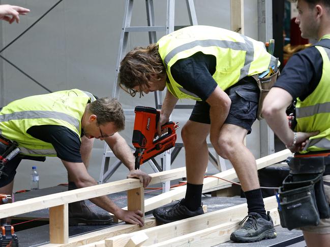 SYDNEY, AUSTRALIA - NewsWire Photos OCTOBER 16 , 2024: Generic Photos of Workers at Work. Carpenters. Picture: NewsWire / John Appleyard