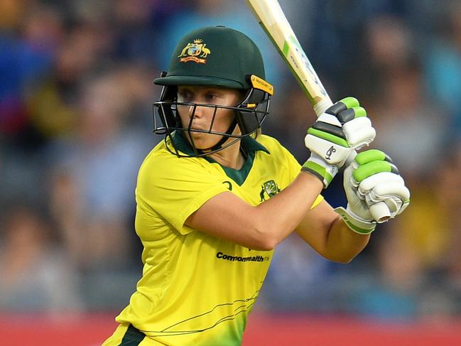 BRISTOL, ENGLAND - JULY 31: Alyssa Healy of Australia plays a shot during the 3rd Vitality Women's IT20 match between England and Australia at The County Ground on July 31, 2019 in Bristol, England. (Photo by Harry Trump/Getty Images)