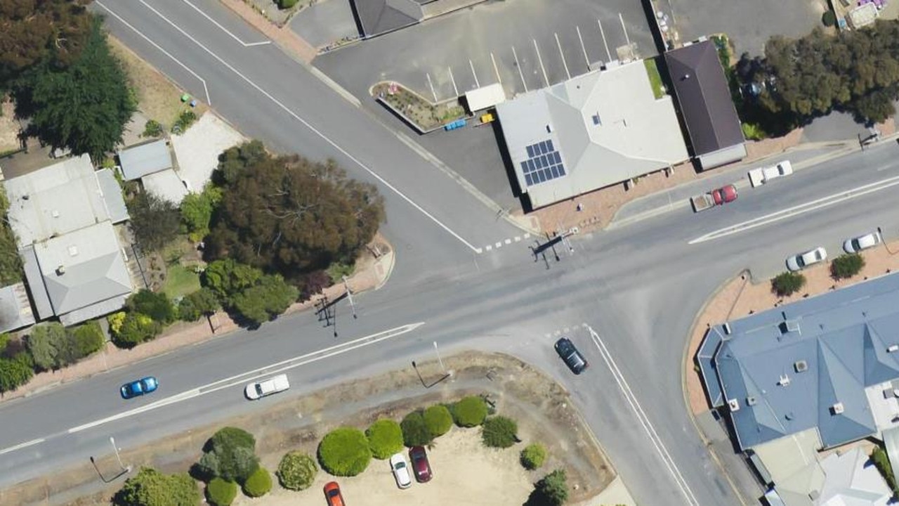 A new roundabout will be built at the intersection of Onkaparinga Valley Road, Nairne Road and Junction Road at Balhannah.