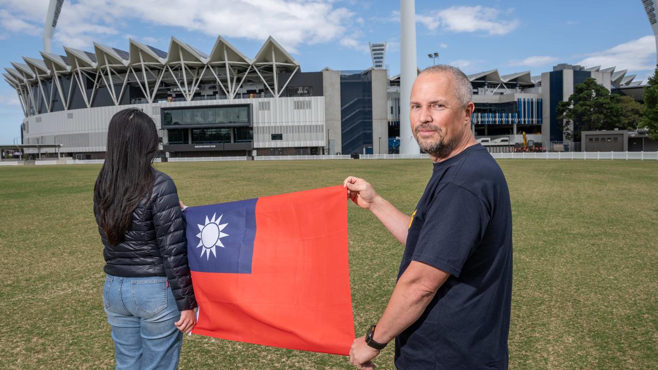 Philip Rowse ejected from GMHBA Stadium over Taiwanese flag | Herald Sun